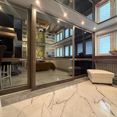 Deluxury Mirror Apartament Centrum Warszawa Exteriör bild