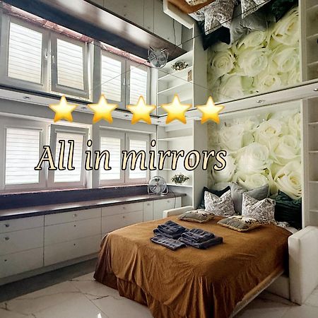 Deluxury Mirror Apartament Centrum Warszawa Exteriör bild