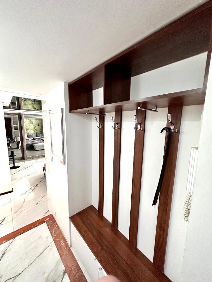 Deluxury Mirror Apartament Centrum Warszawa Exteriör bild
