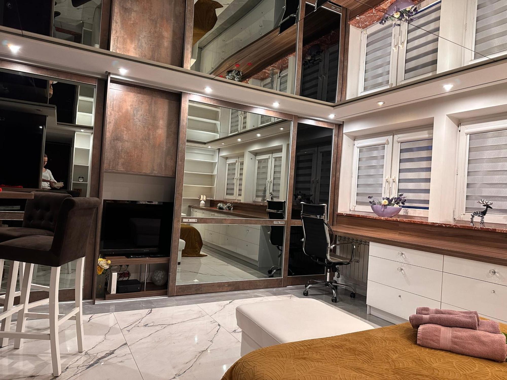 Deluxury Mirror Apartament Centrum Warszawa Exteriör bild