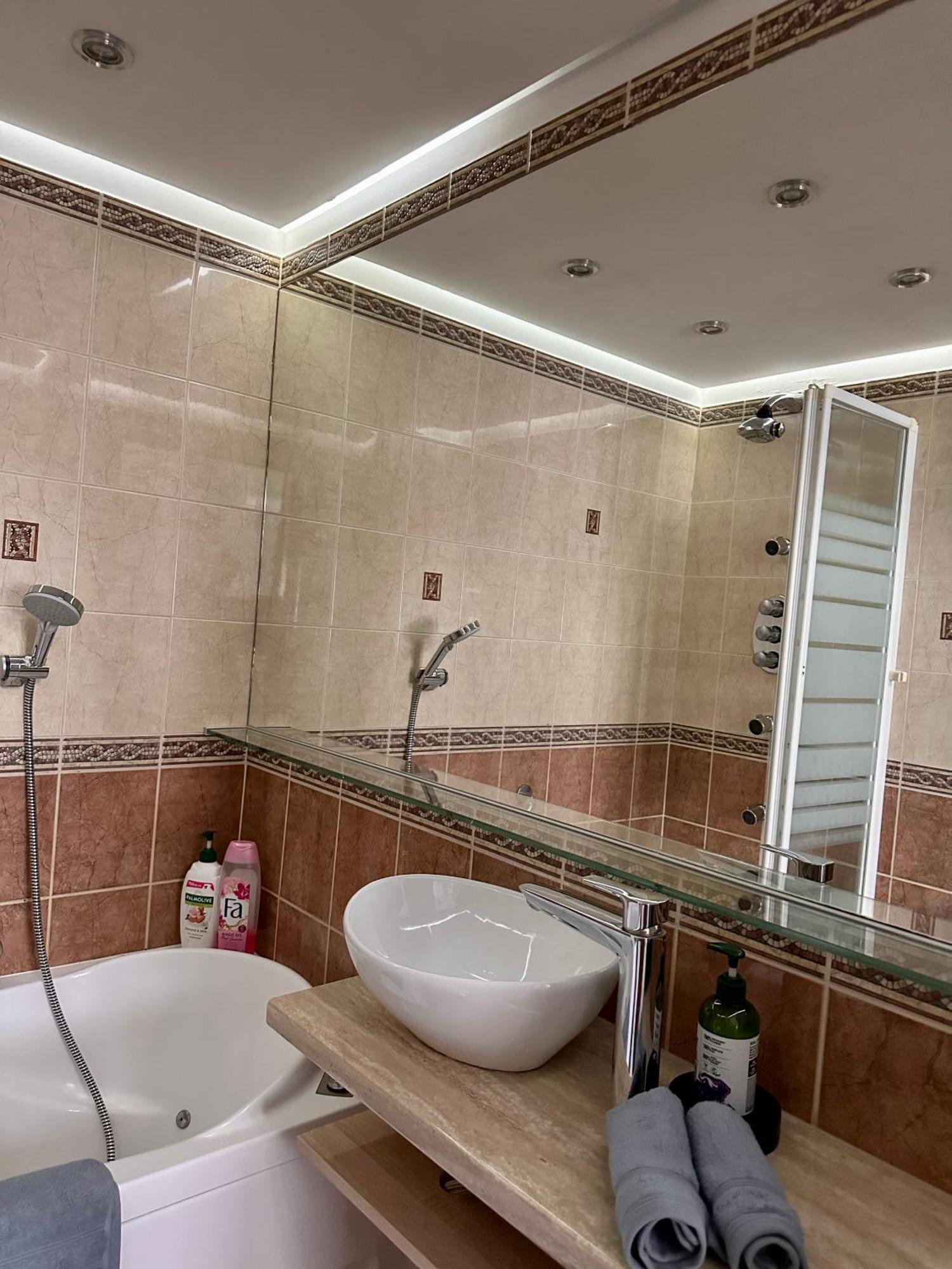 Deluxury Mirror Apartament Centrum Warszawa Exteriör bild